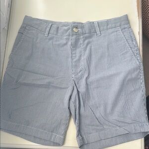 Southern tide Men's Seersucker blue and white Shorts